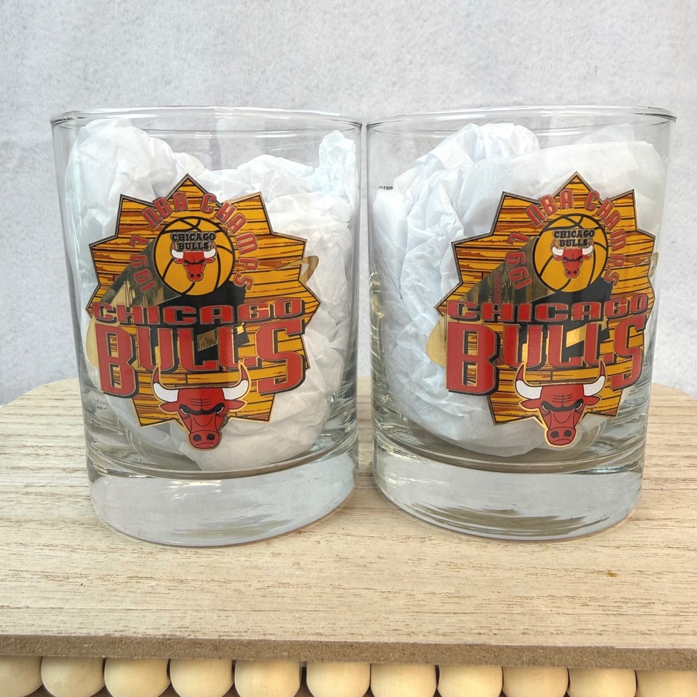 Chicago Bulls 1997 NBA Champions Playoffs NBA Drinking Glasses Set of 2 12 OZ